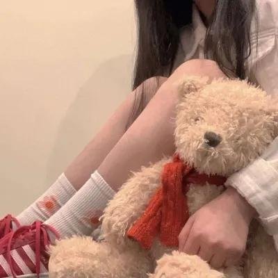 夜晚的水母不会游泳